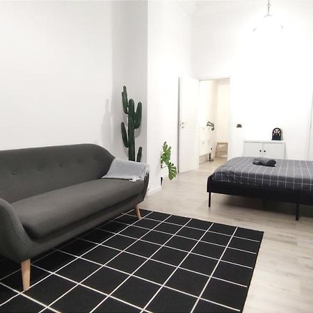 Via Verdi 14 Apartment กาญารี ภายนอก รูปภาพ